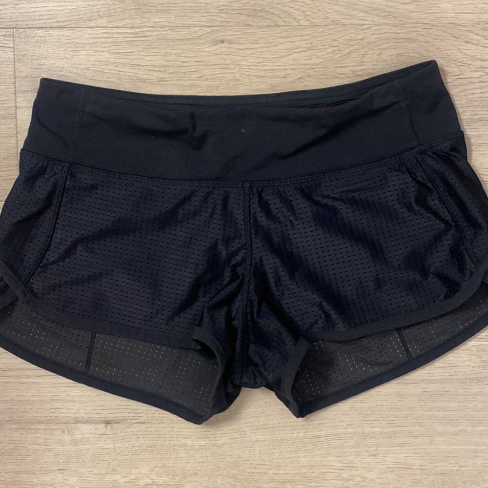 Lululemon Speed Shorts - Size 4